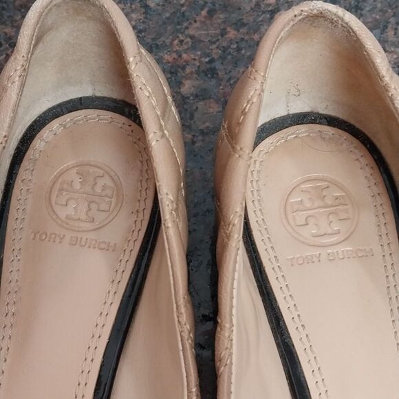 Tory Burch Quilted Tan and Black Flats..SIZE 8.5 - Picture 9 of 10